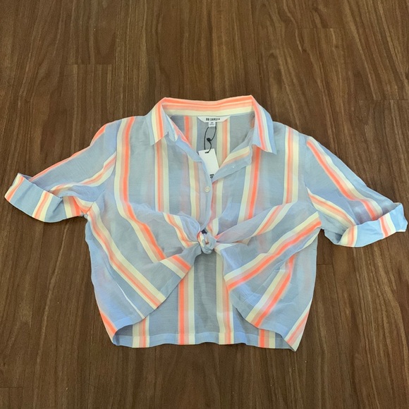 BB DAKOTA Women's Haight Street Cropped Tie Front Top - Picture 4 of 7